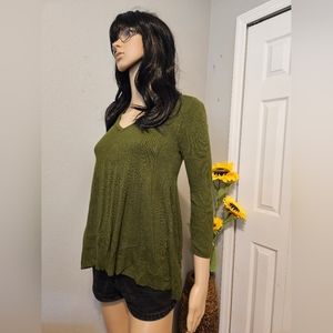 Studio one olive green, Flowy pull over sweater top. SIZE M